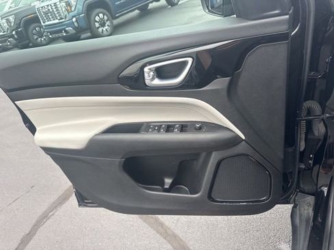 Used 2022 Jeep Compass Limited image 16