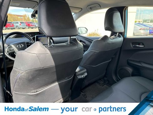 Used 2021 Toyota Prius Prime XLE image 12