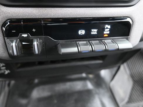 Used 2024 RAM 3500 Tradesman w/ Chrome Appearance Group image 35