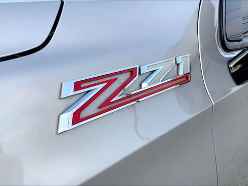 Used 2024 Chevrolet Suburban Z71 w/ Luxury Package image 10