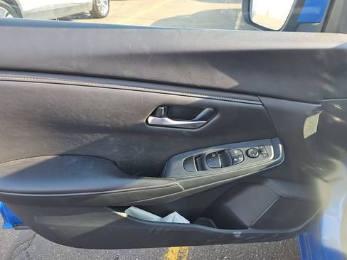 Used 2025 Nissan Sentra SV FWD image 7