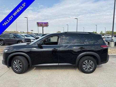 Used 2025 Nissan Pathfinder SV AWD/4WD image 3