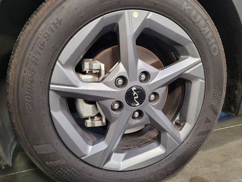 Used 2025 Kia K4 FWD image 31