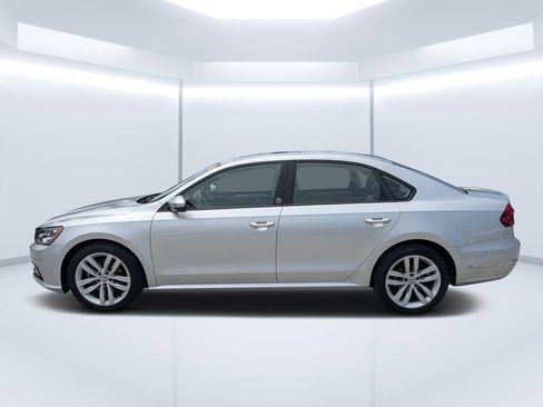 Used 2019 Volkswagen Passat 2.0T Wolfsburg FWD image 6