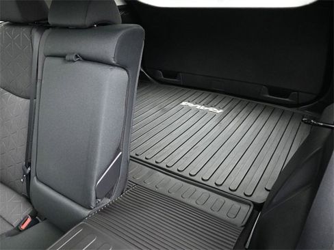 Used 2023 Toyota RAV4 XLE image 20