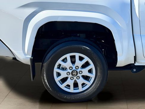 Used 2024 Toyota Tacoma SR5 w/ SR5 Upgrade Package image 41