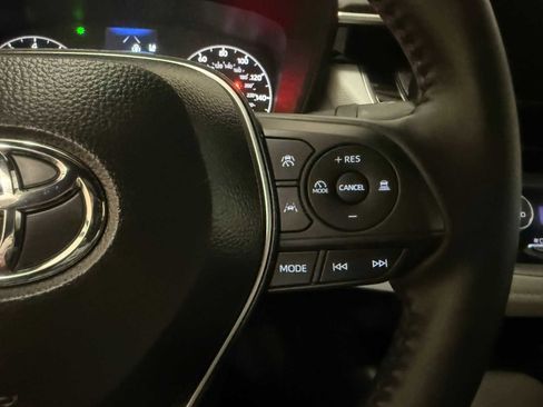 Certified 2025 Toyota Corolla SE image 30