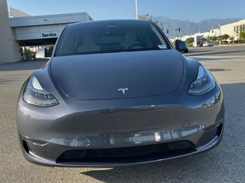 Used 2023 Tesla Model Y Long Range AWD/4WD image 4