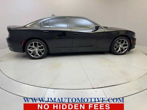 Used 2015 Dodge Charger SXT RWD image 6