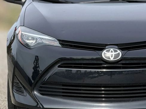 Used 2018 Toyota Corolla L image 11