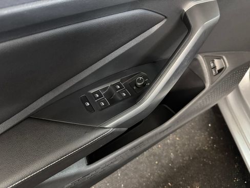 Used 2024 Volkswagen Jetta SE FWD image 13