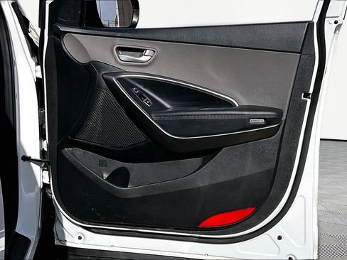 Used 2017 Hyundai Santa Fe Sport image 24