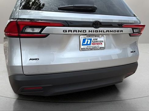 New 2026 Toyota Grand Highlander AWD image 9