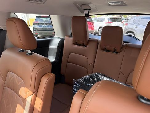 New 2026 Nissan Pathfinder Platinum FWD image 31