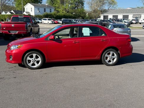 Used 2013 Toyota Corolla LE w/ Premium Pkg image 2
