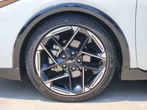 Certified 2025 Kia K4 GT-Line w/ GT-Line Premium Package FWD image 16