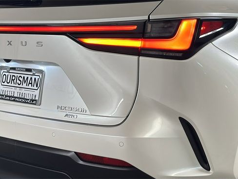 Certified 2022 Lexus NX 350h AWD image 9