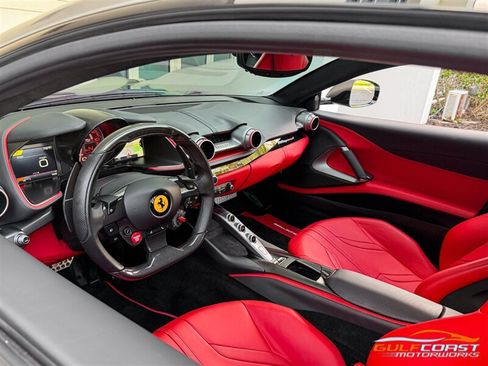 Used 2018 Ferrari 812 Superfast RWD image 2