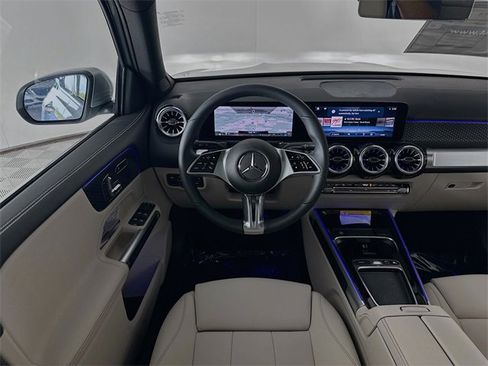 Certified 2025 Mercedes-Benz GLB 250 image 22