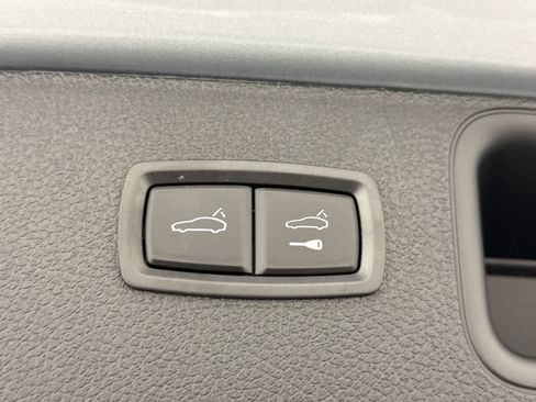 New 2025 Porsche Macan image 35