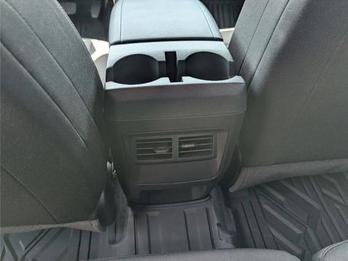 Used 2024 Chevrolet Colorado Trail Boss w/ Technology Package image 18