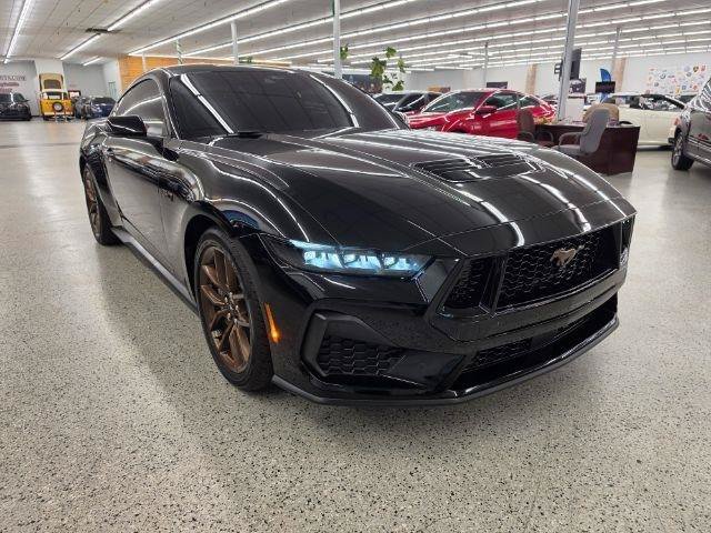 Used 2025 Ford Mustang GT Premium RWD image 4