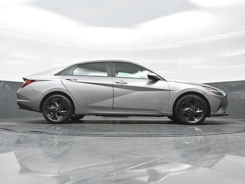 Certified 2023 Hyundai Elantra SEL FWD image 30