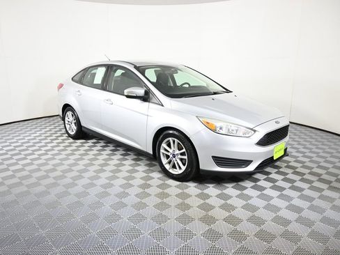 Used 2017 Ford Focus SE FWD image 9