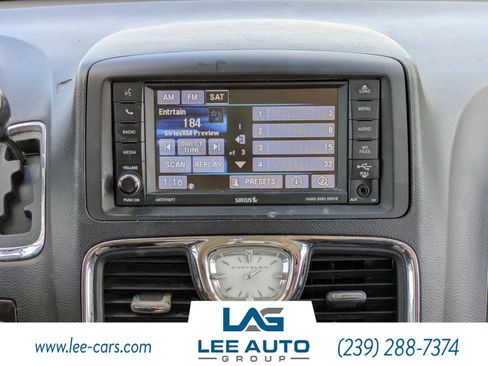 Used 2016 Chrysler Town & Country Touring image 16