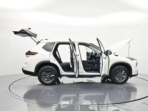 Certified 2024 Nissan Rogue S FWD image 47