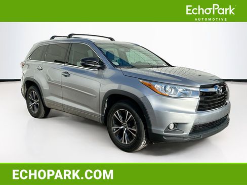Used 2016 Toyota Highlander XLE image 1