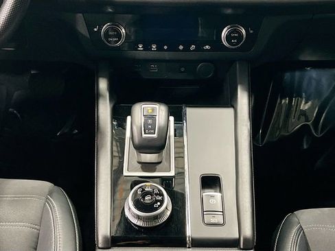 Used 2022 Mitsubishi Outlander SE image 24