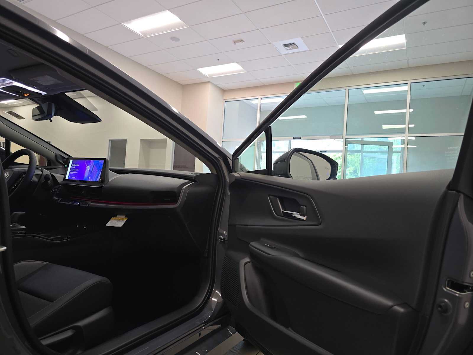 New 2027 Toyota Prius Plug-In Hybrid FWD image 27