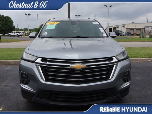 Used 2023 Chevrolet Traverse LT FWD image 11