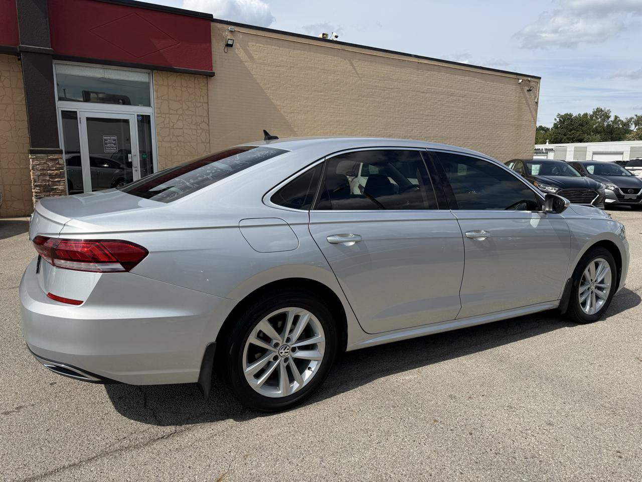 Used 2020 Volkswagen Passat 2.0T SE FWD image 6