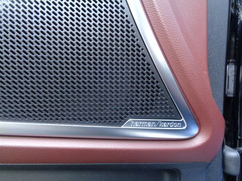 Used 2024 Kia Telluride SX image 16