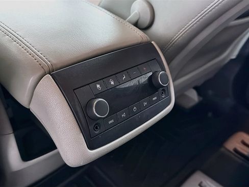 Used 2012 GMC Acadia SLT FWD image 25
