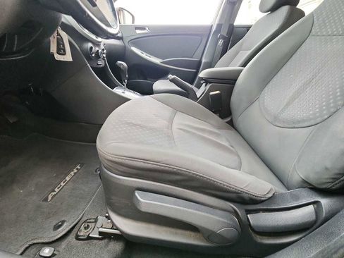 Used 2012 Hyundai Accent SE FWD image 13
