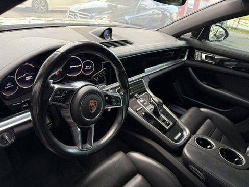 Used 2017 Porsche Panamera 4 AWD/4WD image 8