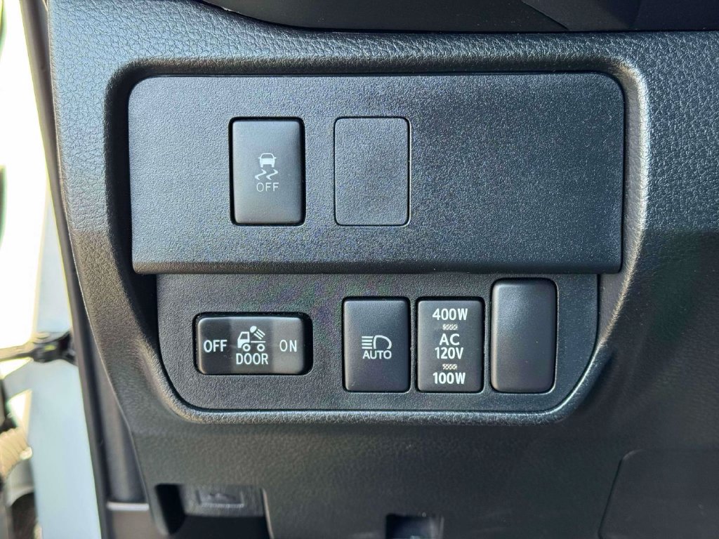Used 2021 Toyota Tacoma TRD Off-Road AWD/4WD image 19