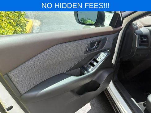 Used 2023 Nissan Rogue S FWD image 11