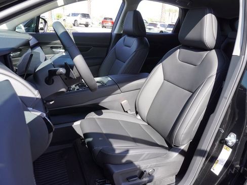 Certified 2025 Nissan Murano SV image 13