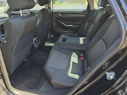 Used 2018 Honda Accord EX image 17