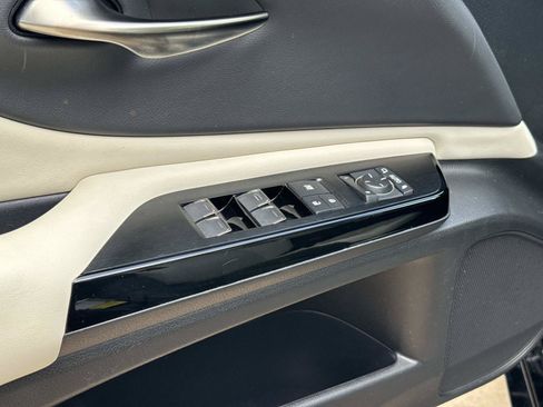 Used 2024 Lexus ES 350 w/ Premium Package FWD image 12