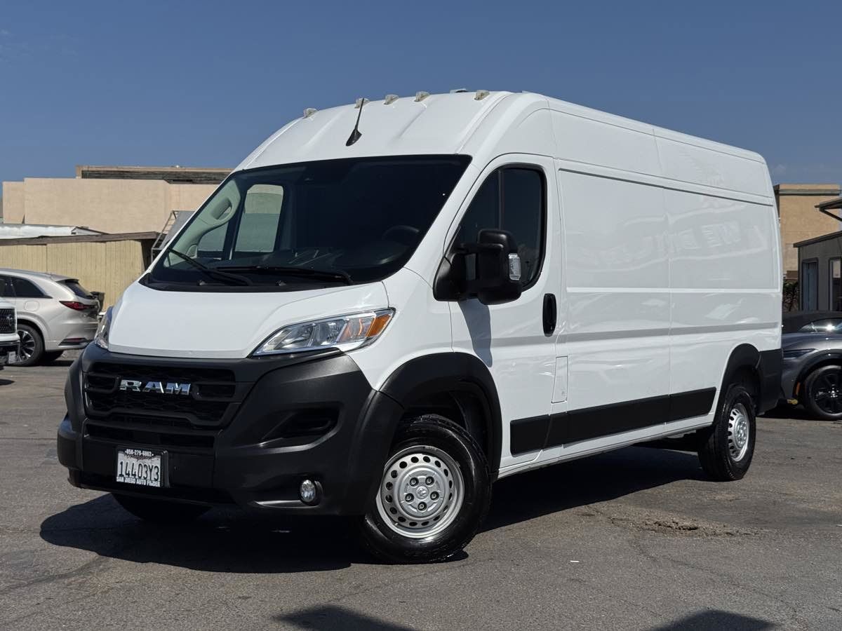 Used 2025 RAM ProMaster 2500 w/ Convenience Group FWD image 2