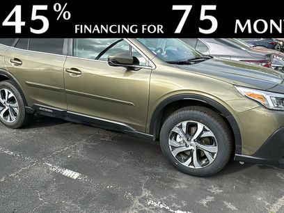 Used 2022 Subaru Outback Limited w/ Tech Package 2