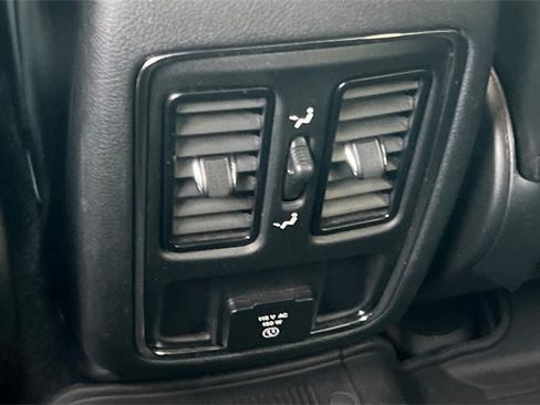 Used 2020 Jeep Grand Cherokee Altitude image 15