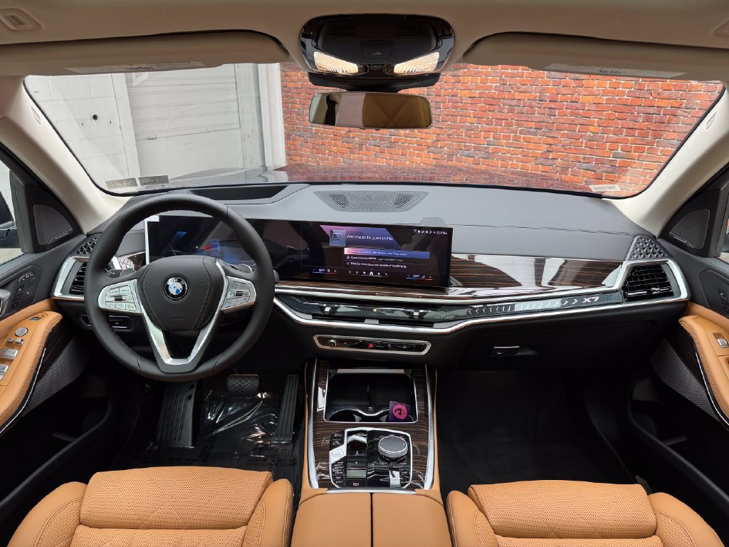 Used 2027 BMW X7 xDrive40i AWD/4WD image 14