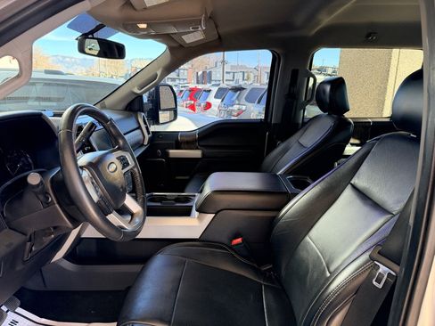 Used 2019 Ford F250 Lariat w/ Lariat Value Package image 5