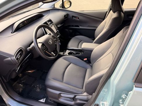 Used 2021 Toyota Prius XLE w/ Advanced Technology Package image 14